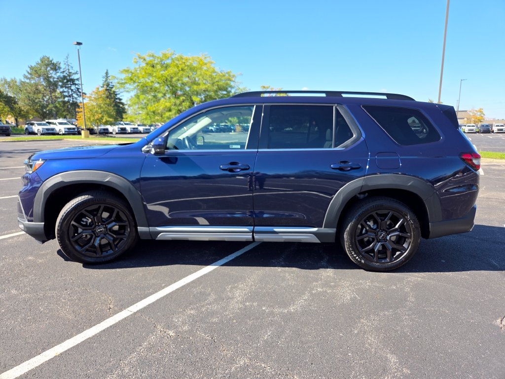 Used 2025 Honda Pilot Touring image 24