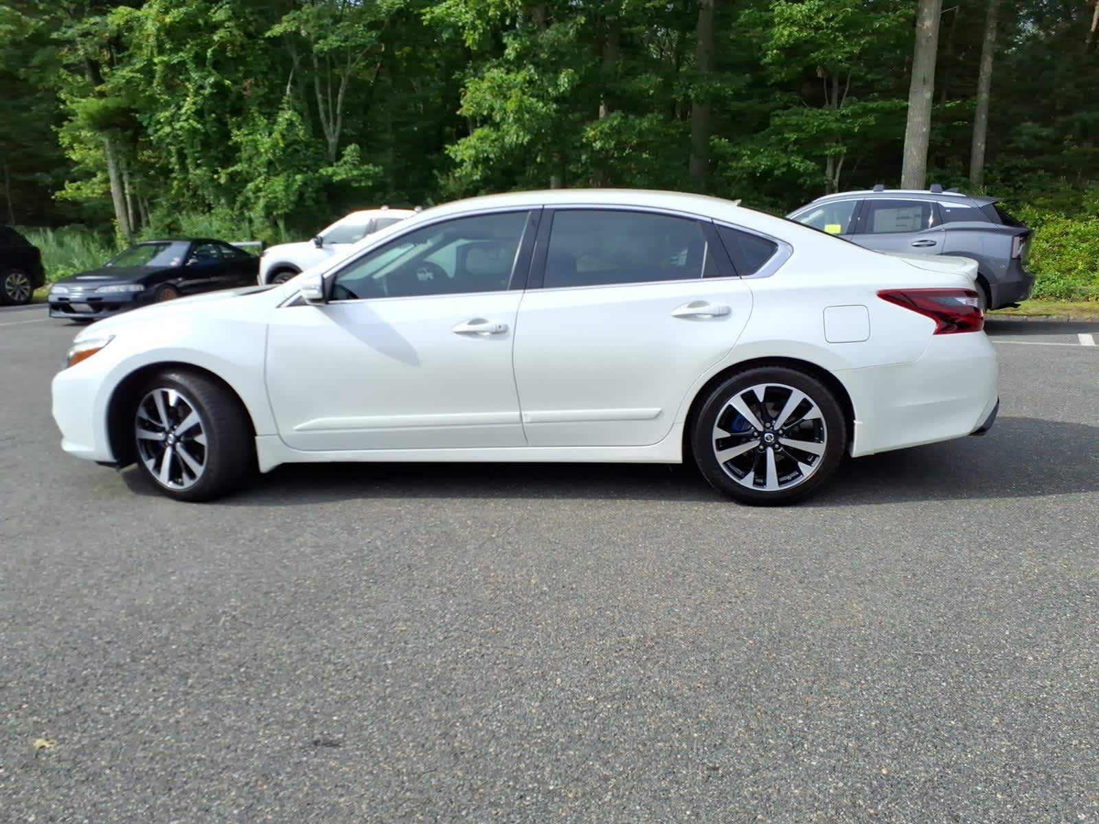 Certified 2018 Nissan Altima 2.5 SR FWD image 8