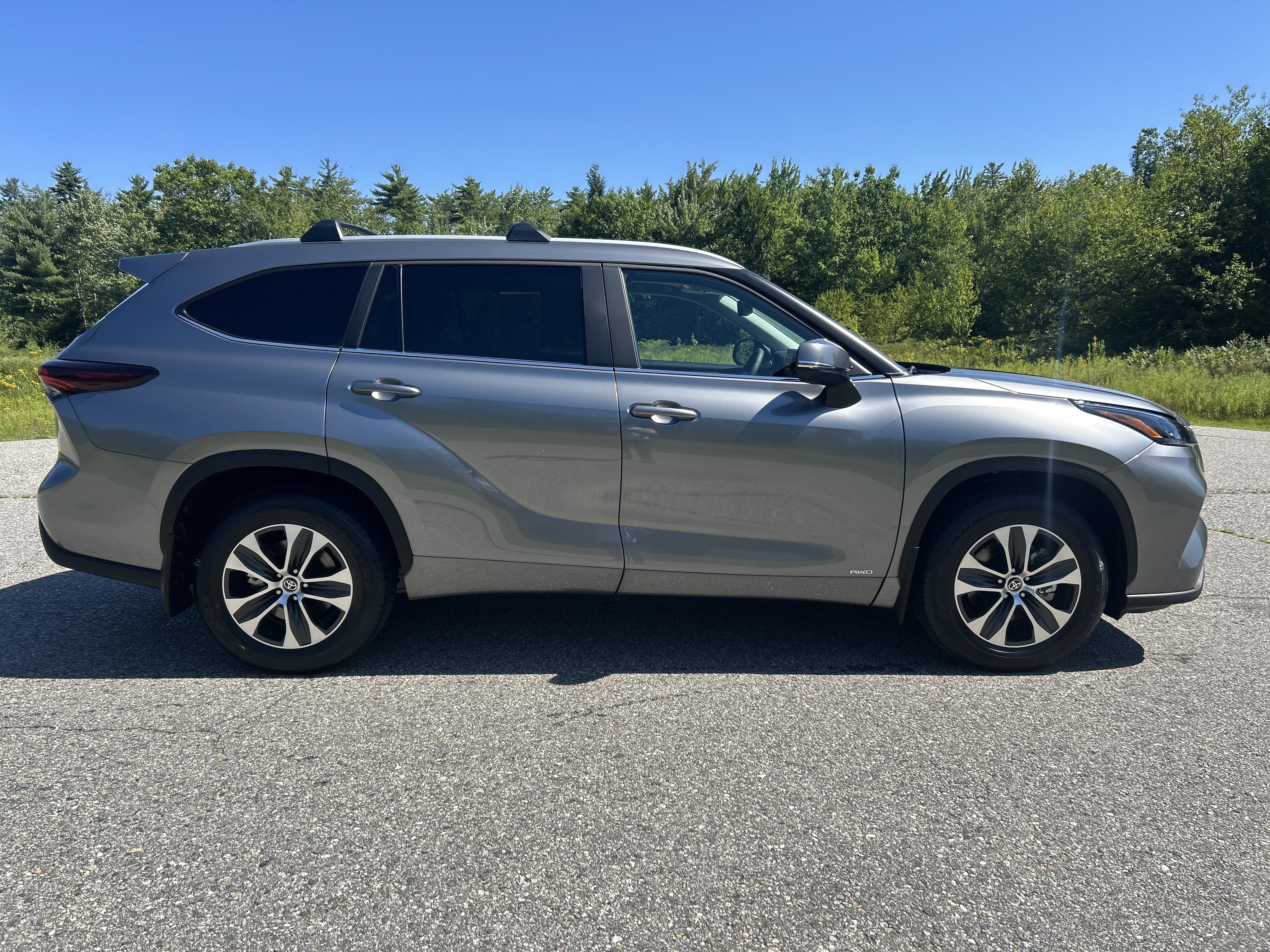 Used 2026 Toyota Highlander XLE AWD/4WD image 4