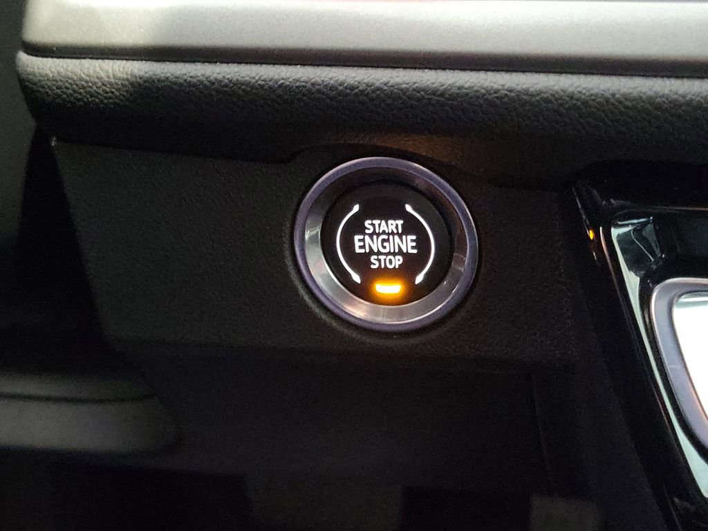 Used 2026 Chevrolet Traverse LT image 12