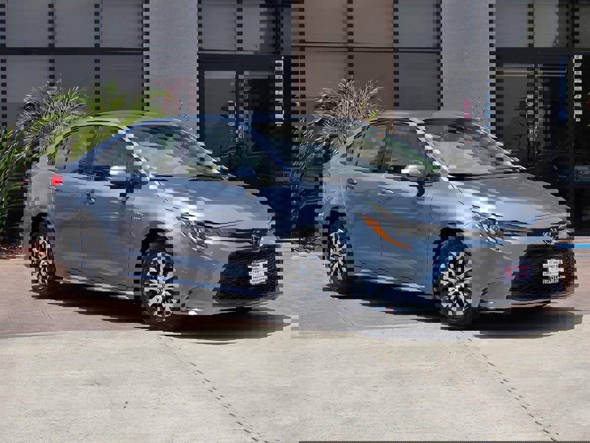 Used 2020 Toyota Corolla LE image 3