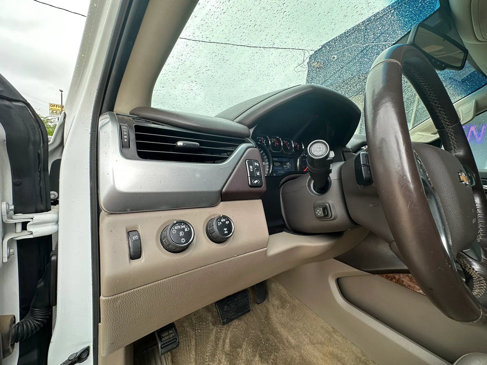Used 2015 Chevrolet Tahoe LTZ AWD/4WD image 13