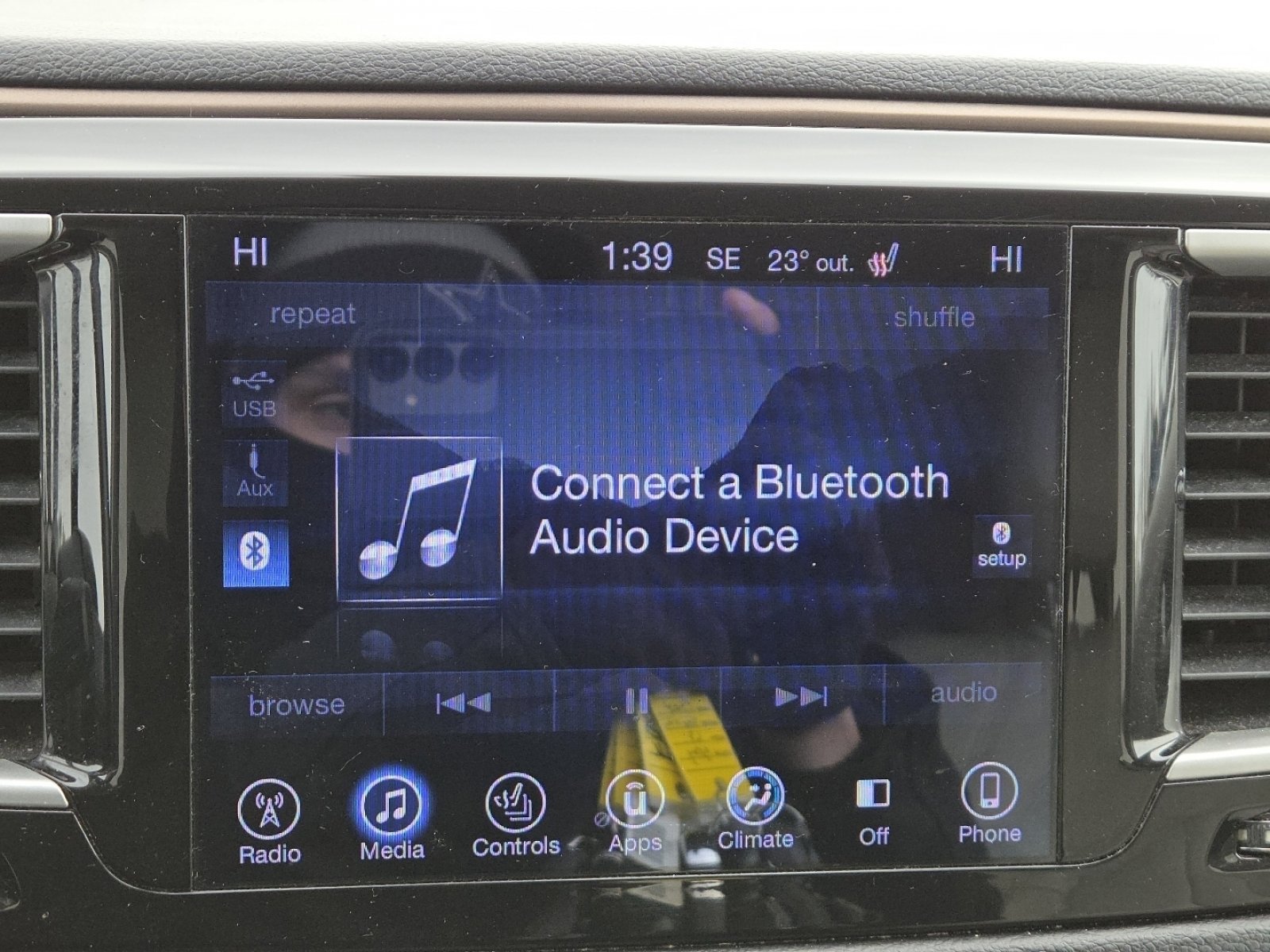 Used 2017 Chrysler Pacifica Touring-L w/ Tire & Wheel Group image 3