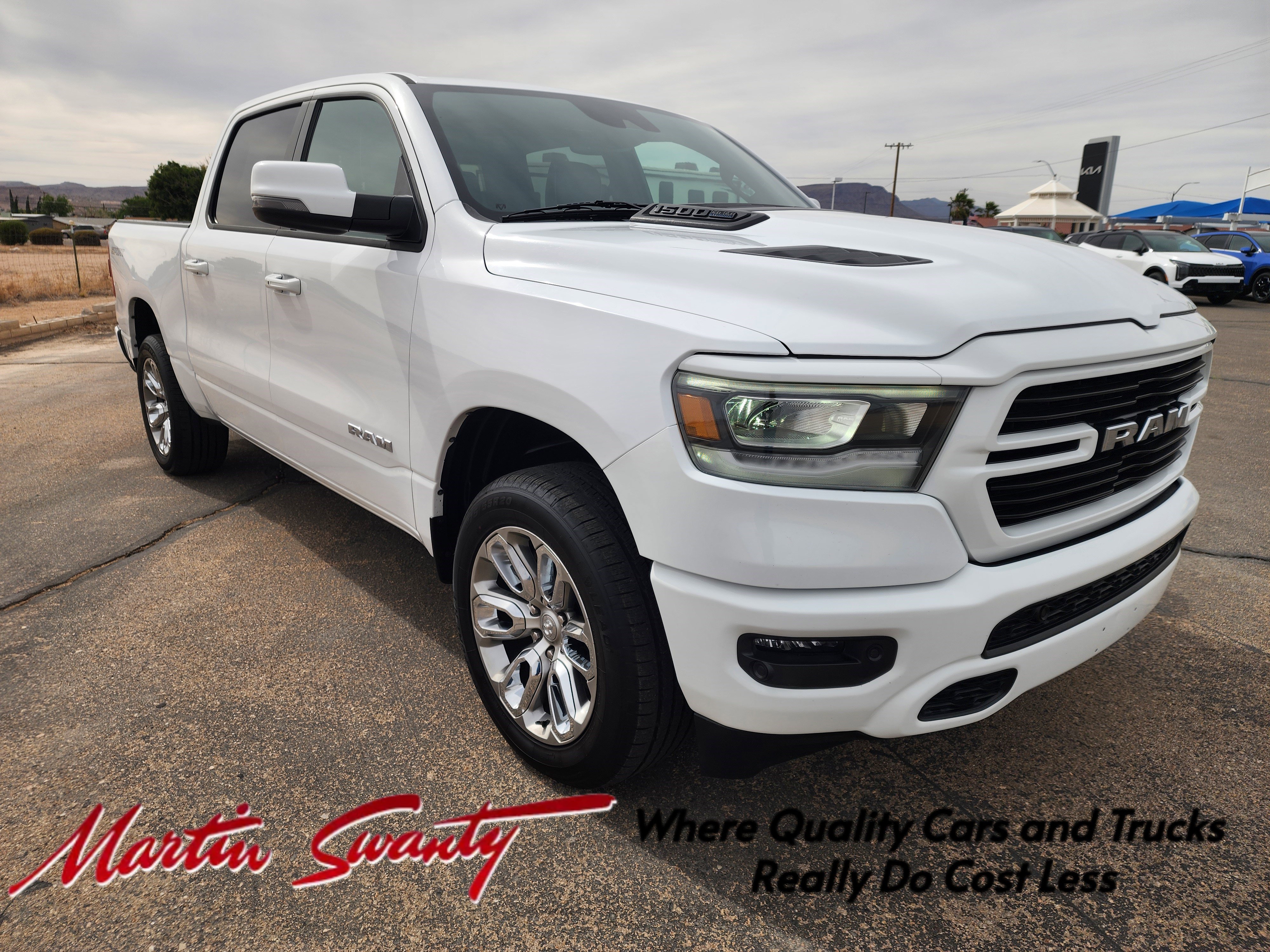 Used 2023 RAM 1500 Laramie AWD/4WD image 1