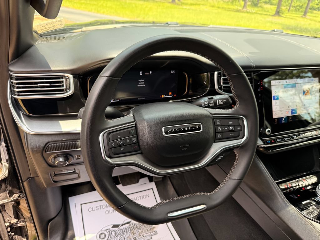 Used 2023 Jeep Wagoneer Series II AWD/4WD image 15