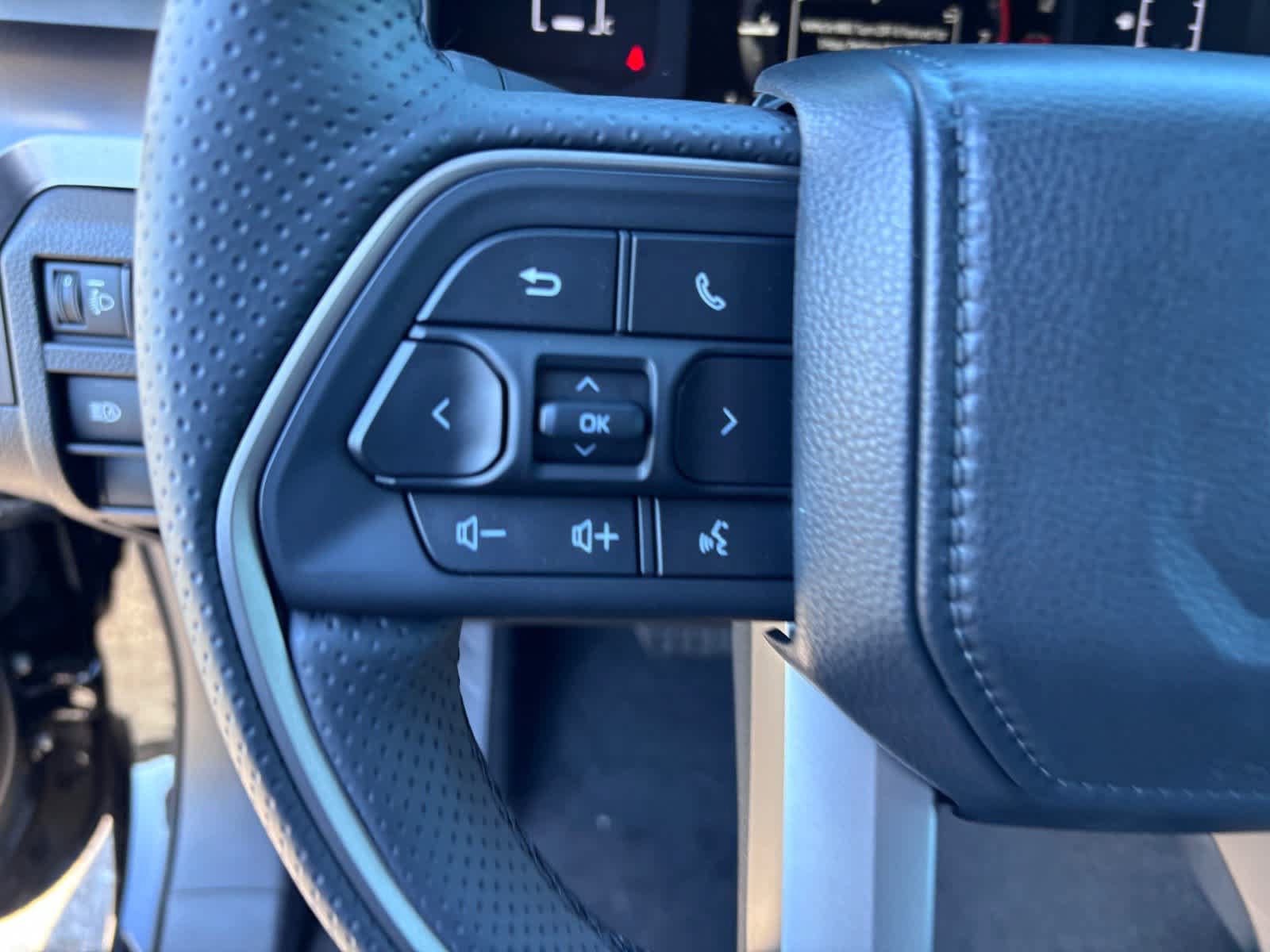 New 2026 Toyota 4Runner SR5 AWD/4WD image 18