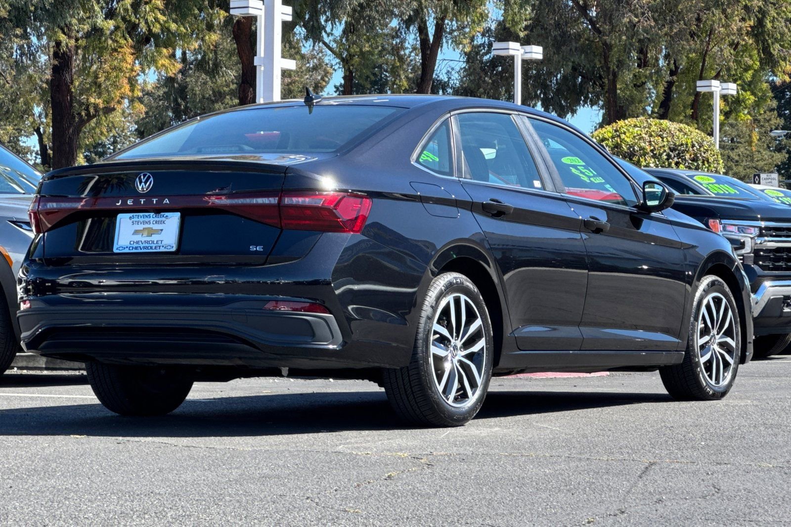 Used 2025 Volkswagen Jetta SE image 5