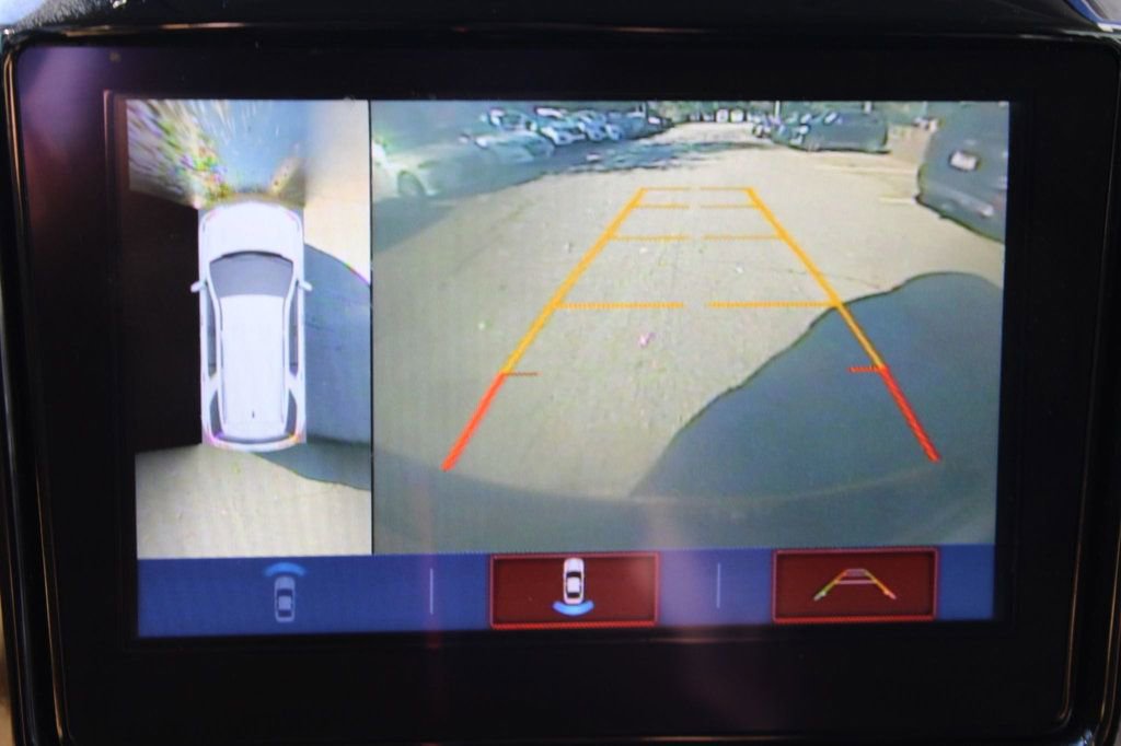 Used 2018 Chevrolet Traverse LT image 12