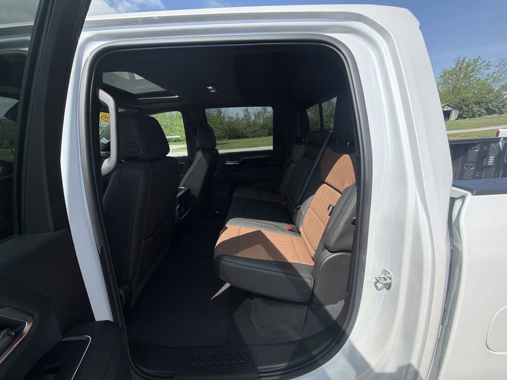 Used 2024 Chevrolet Silverado 2500 High Country w/ Technology Package AWD/4WD image 23