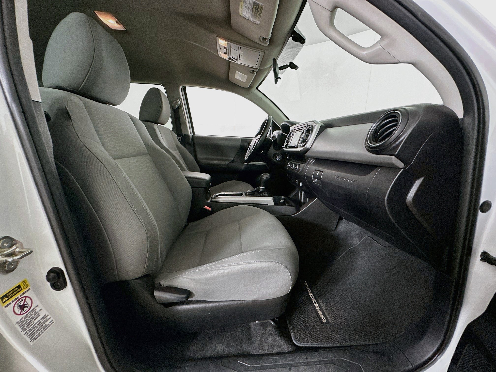Used 2016 Toyota Tacoma SR5 RWD image 29