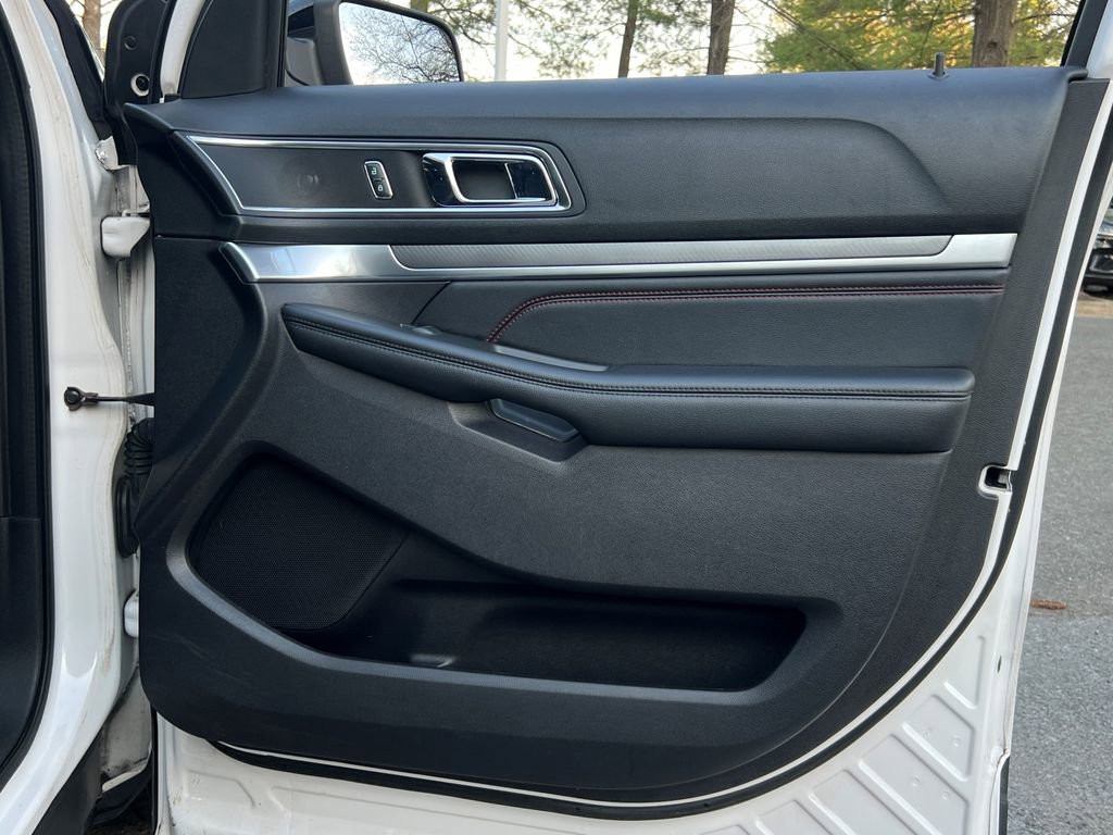 Used 2019 Ford Explorer Sport w/ Ford Safe & Smart Package image 13