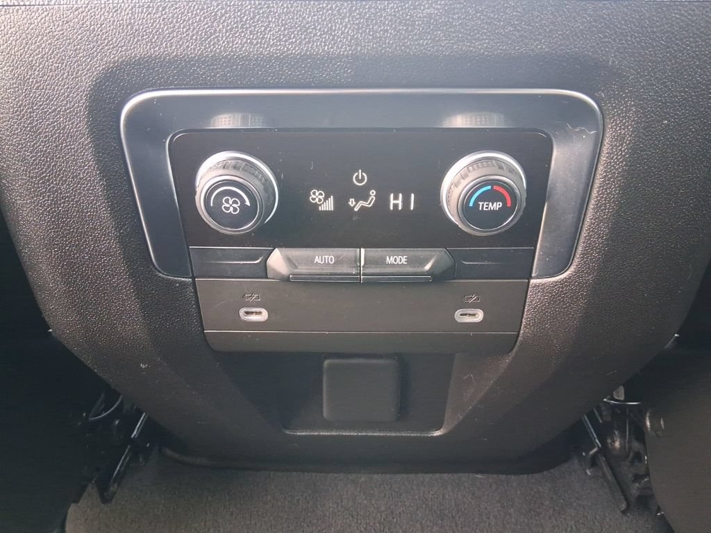 Used 2024 Chevrolet Suburban LT AWD/4WD image 22