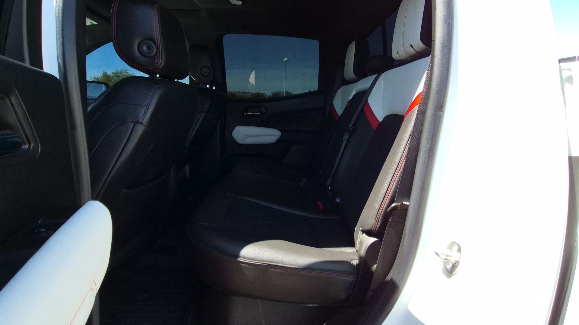 Used 2023 GMC Canyon AT4X w/ Edition 1 AWD/4WD image 26