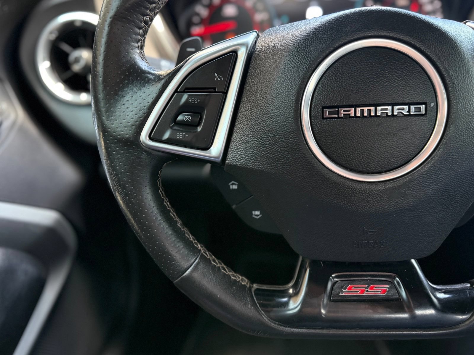 Used 2016 Chevrolet Camaro SS RWD image 21