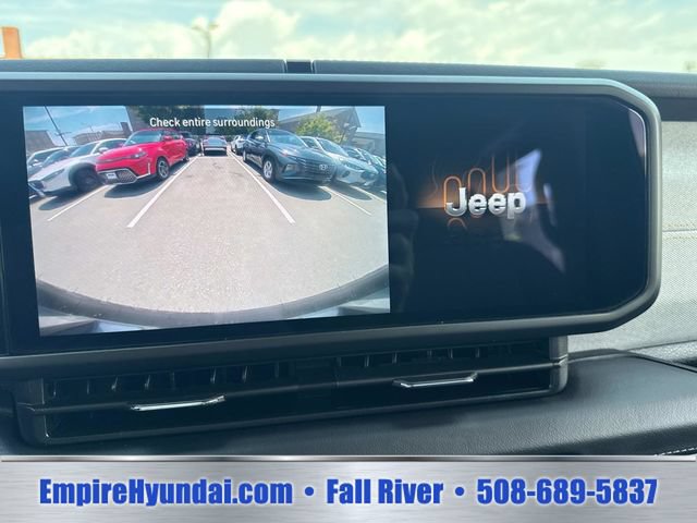 Used 2025 Jeep Wrangler Unlimited Sahara AWD/4WD image 22