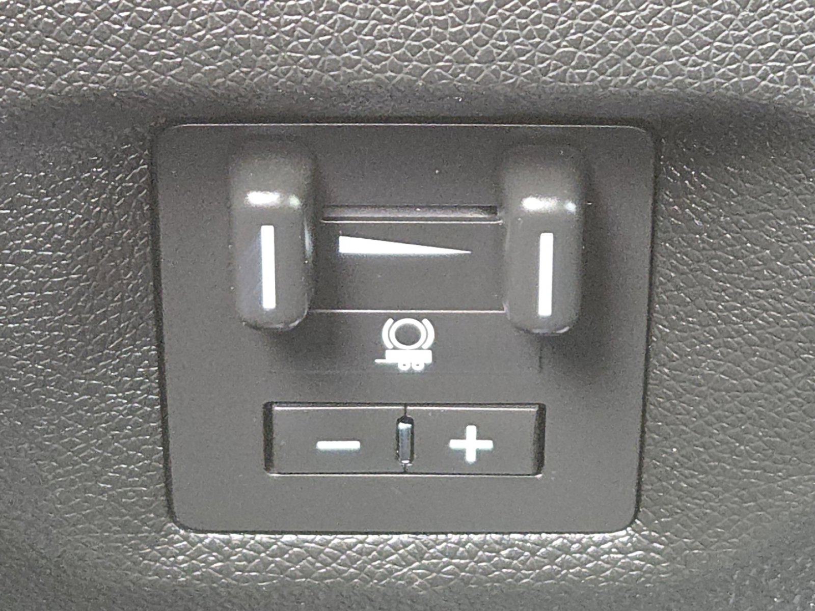 Used 2010 Chevrolet Silverado 1500 LT w/ Power Pack Plus AWD/4WD image 6