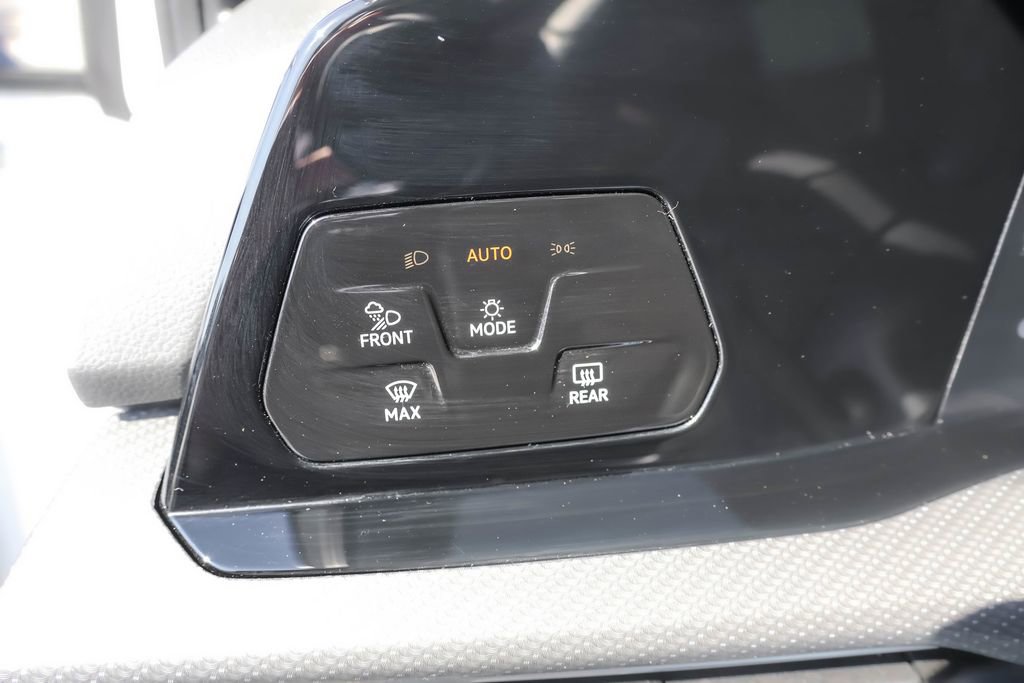 Certified 2024 Volkswagen Golf R image 14