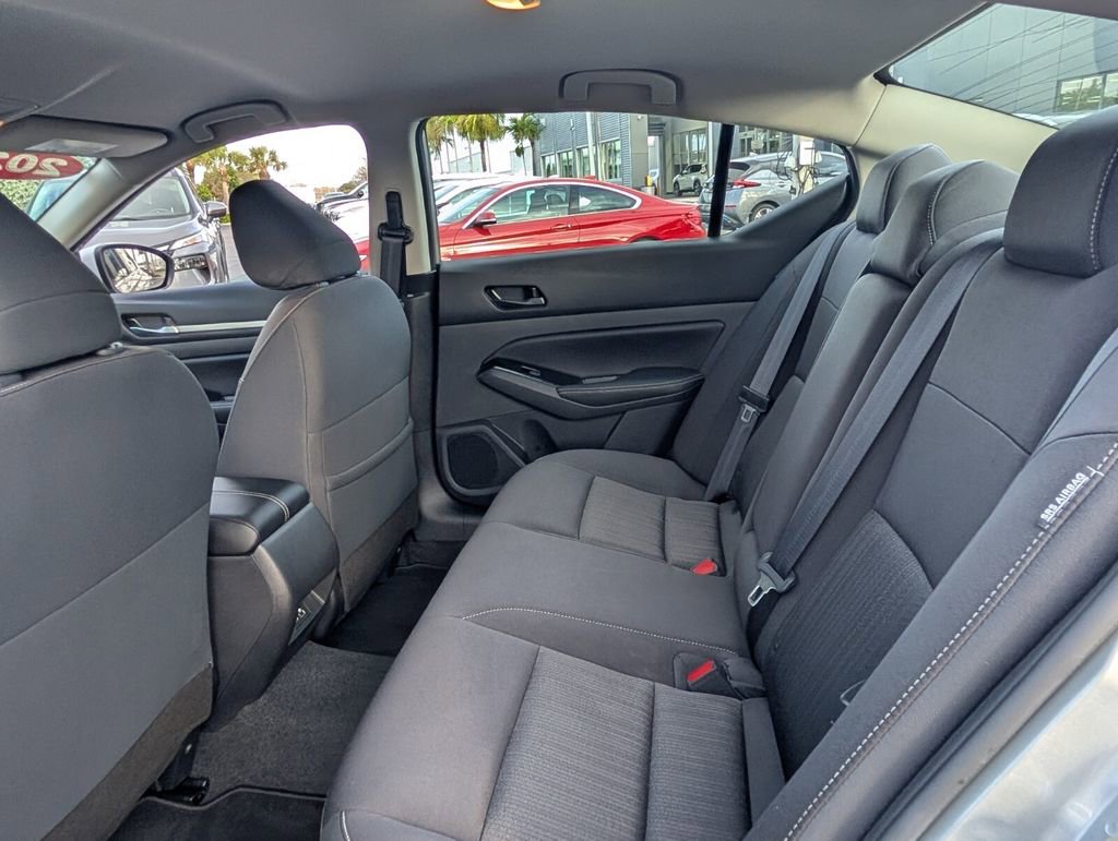 Certified 2023 Nissan Altima 2.5 SV FWD image 12