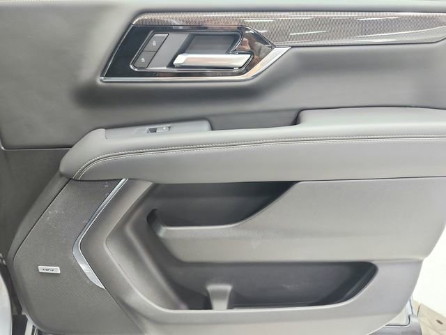 Used 2025 GMC Yukon Elevation w/ Elevation Premium Package AWD/4WD image 44