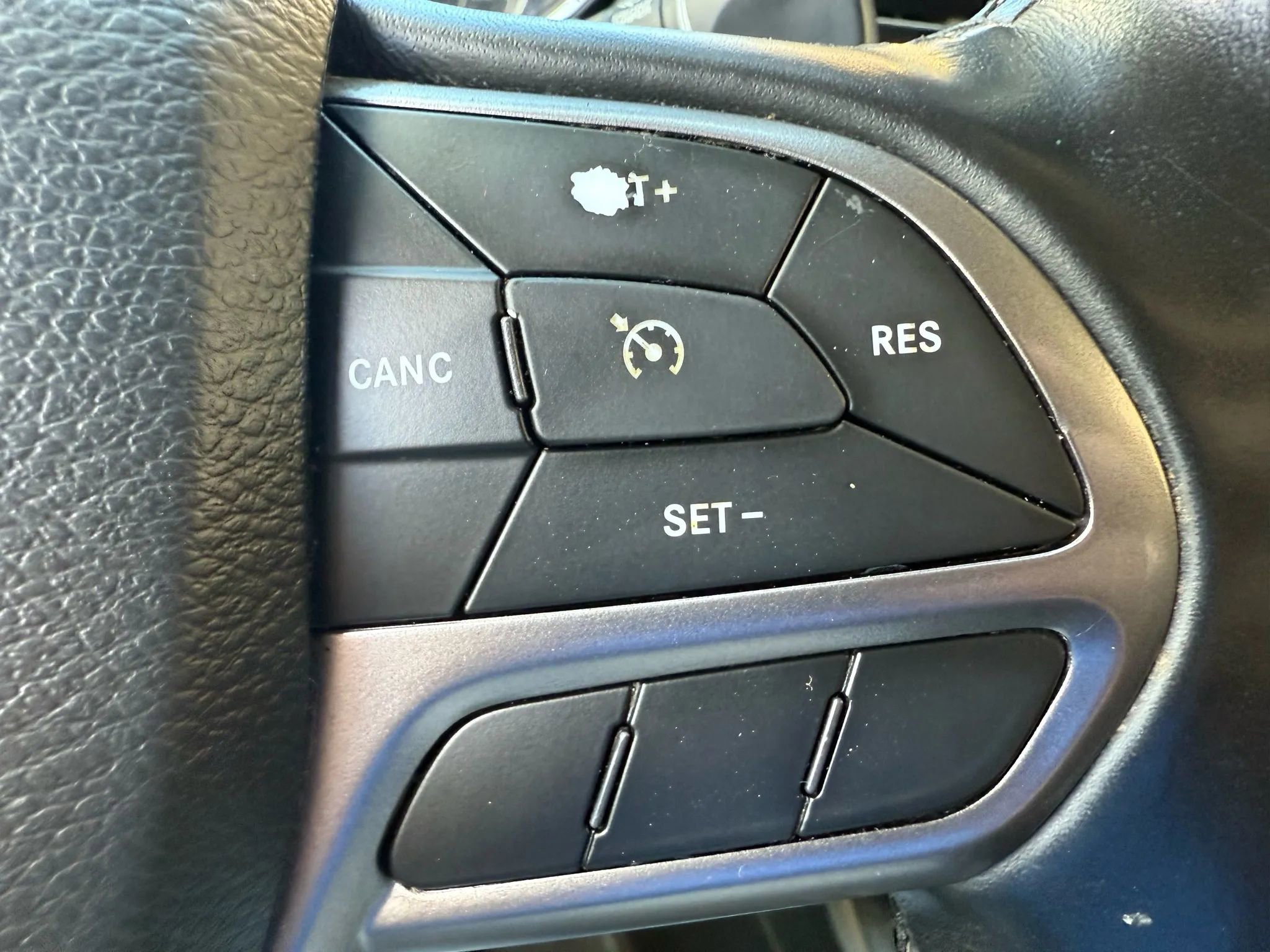 Used 2020 Jeep Cherokee Limited FWD image 14