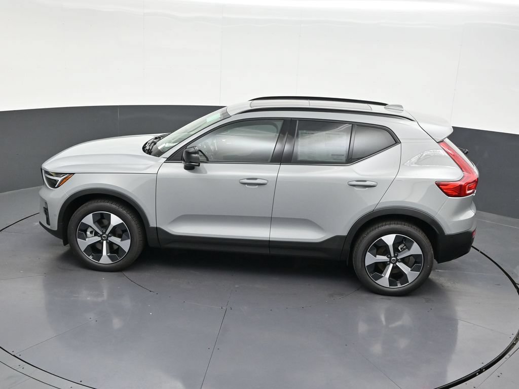 New 2026 Volvo XC40 B5 Plus w/ Protection Package Premier AWD/4WD image 16