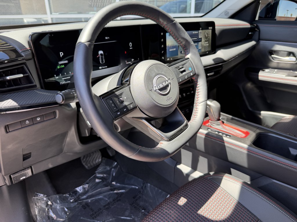 Used 2025 Nissan Kicks SR w/ SR Premium Package AWD/4WD image 32