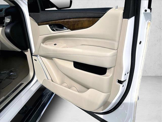 Used 2020 Cadillac Escalade Premium Luxury image 19