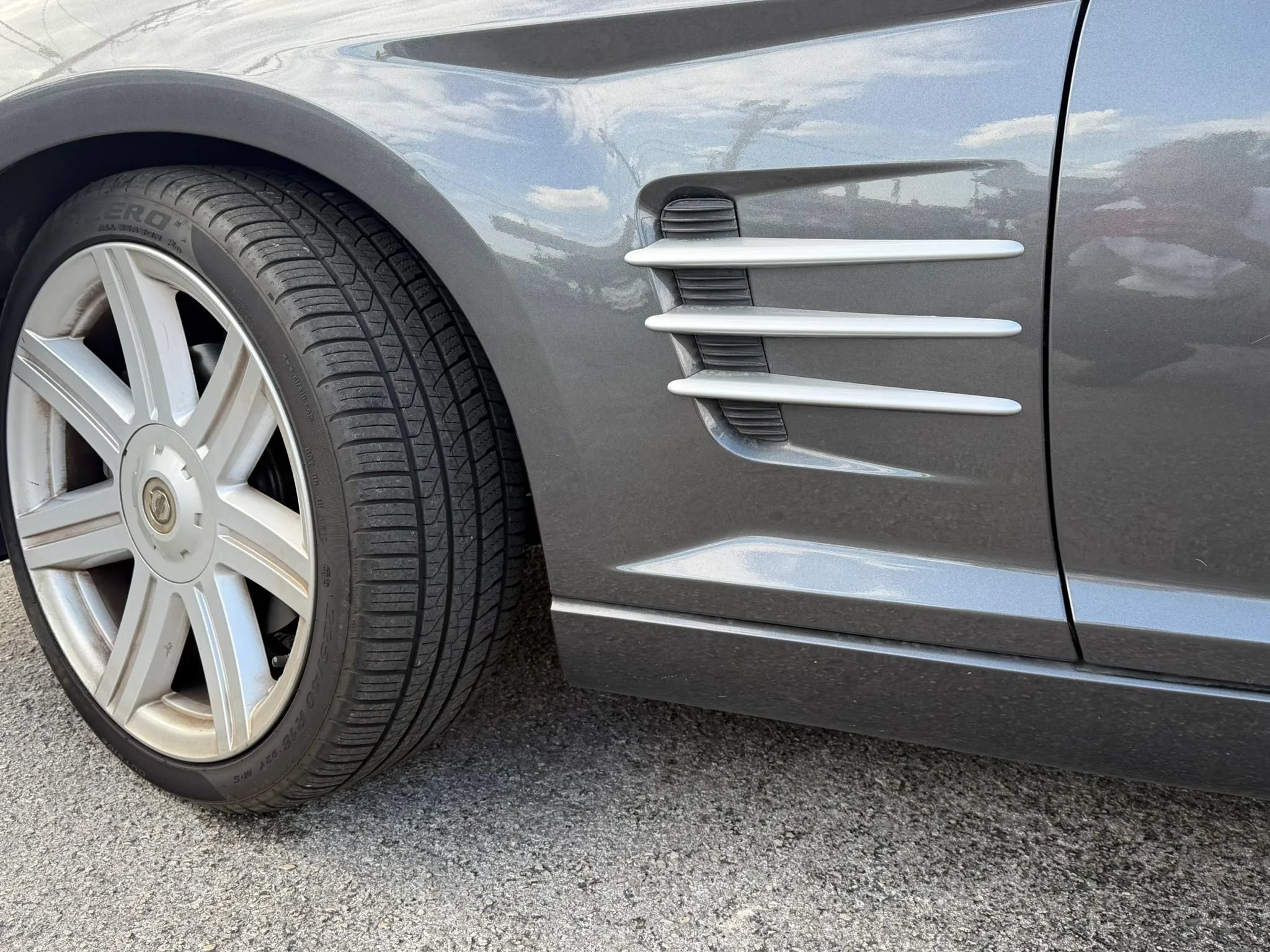 Used 2005 Chrysler Crossfire Limited RWD image 17