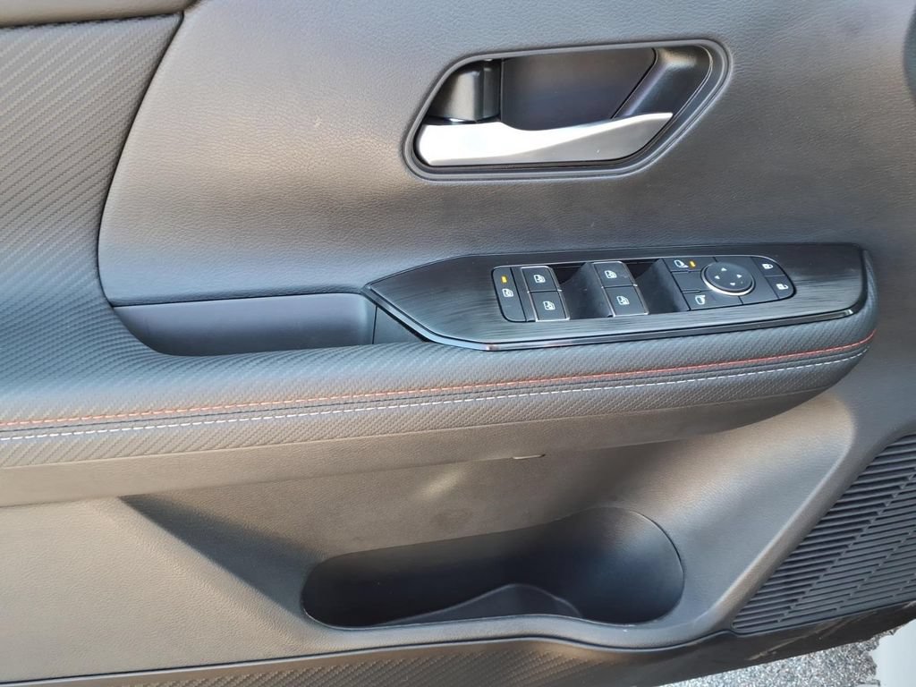 New 2026 Nissan Kicks SR w/ SR Premium Package FWD image 12