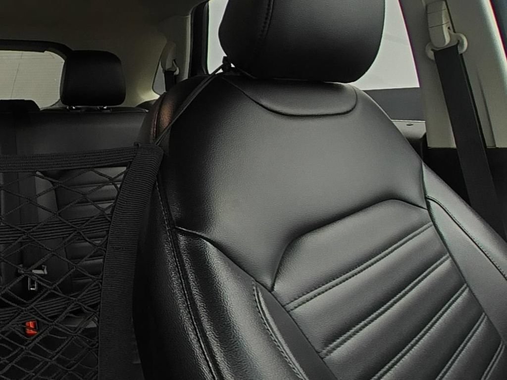 Used 2019 Ford Edge SEL w/ Equipment Group 201A AWD/4WD image 11