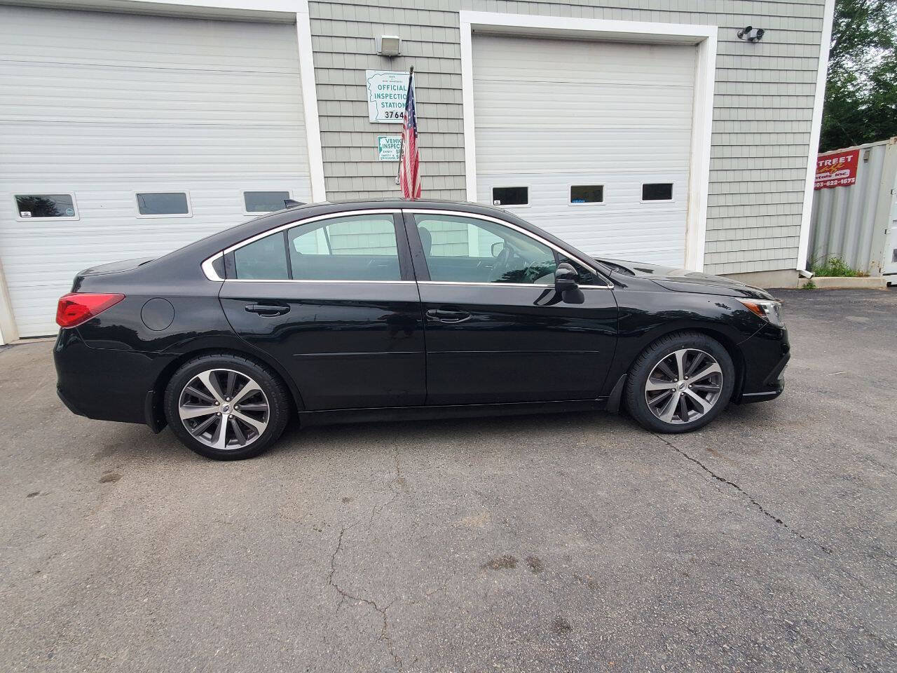 Used 2019 Subaru Legacy 3.6R Limited AWD/4WD image 8