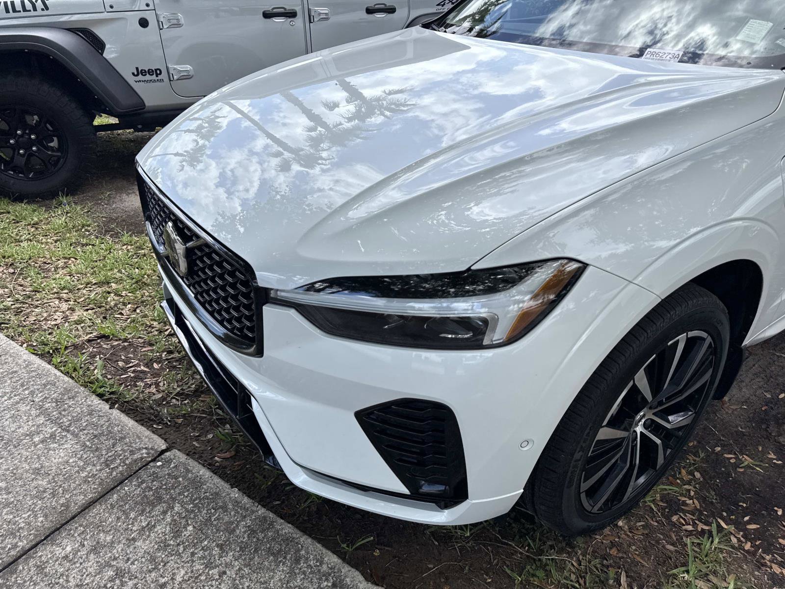 Used 2023 Volvo XC60 T8 Ultimate AWD/4WD image 9