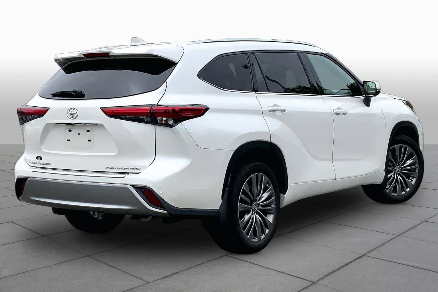 Used 2021 Toyota Highlander Platinum AWD/4WD image 13