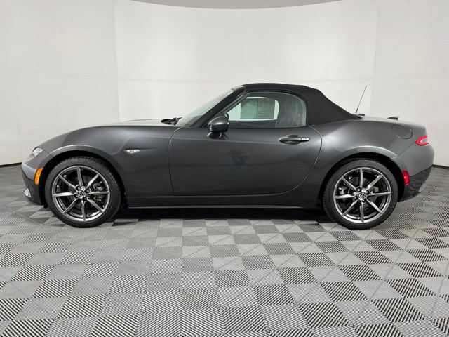 Used 2021 MAZDA MX-5 Miata Grand Touring RWD image 7