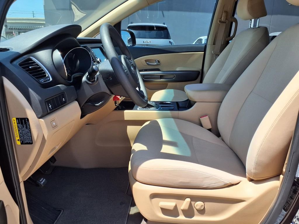 Used 2020 Kia Sedona LX FWD image 12