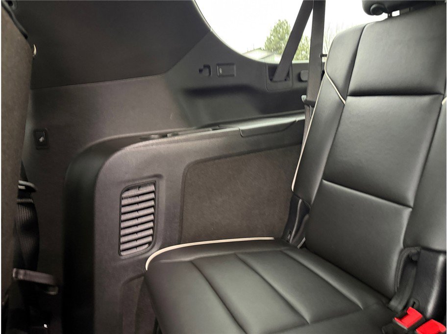 Used 2025 Cadillac Escalade ESV Premium Luxury image 37