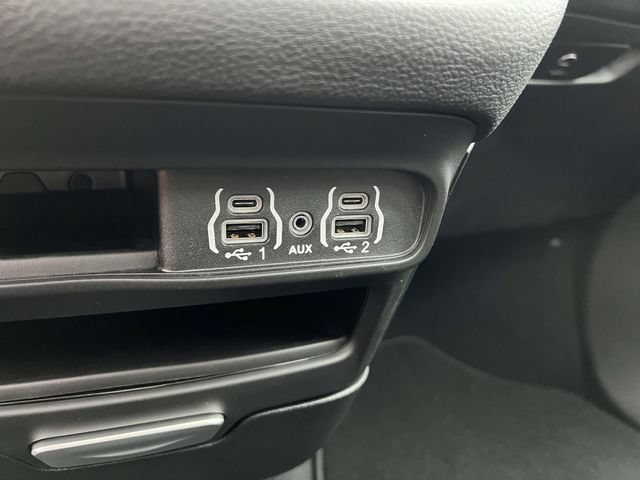 New 2025 Chrysler Pacifica Select AWD/4WD image 22