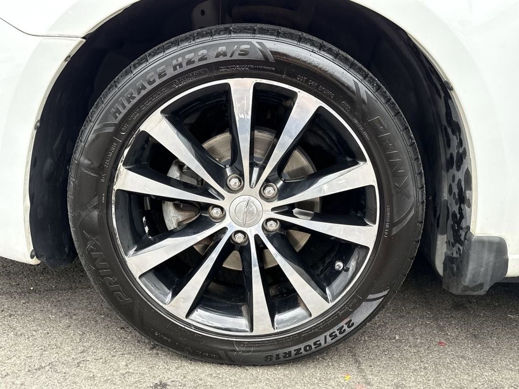 Used 2014 Chrysler 200 Limited w/ Sun/Sound Group image 5