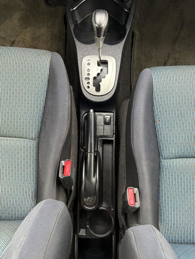 Used 2012 Toyota Yaris SE image 27