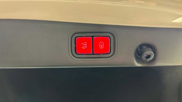 Used 2018 Mercedes-Benz E 300 image 29