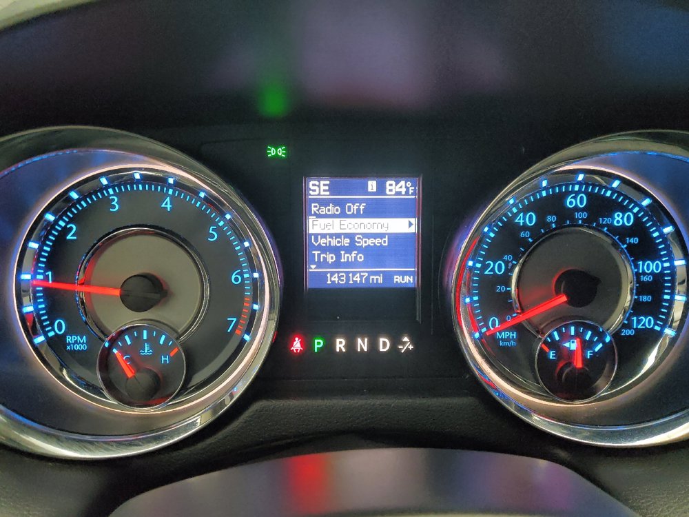 Used 2015 Chrysler Town & Country Touring FWD image 23