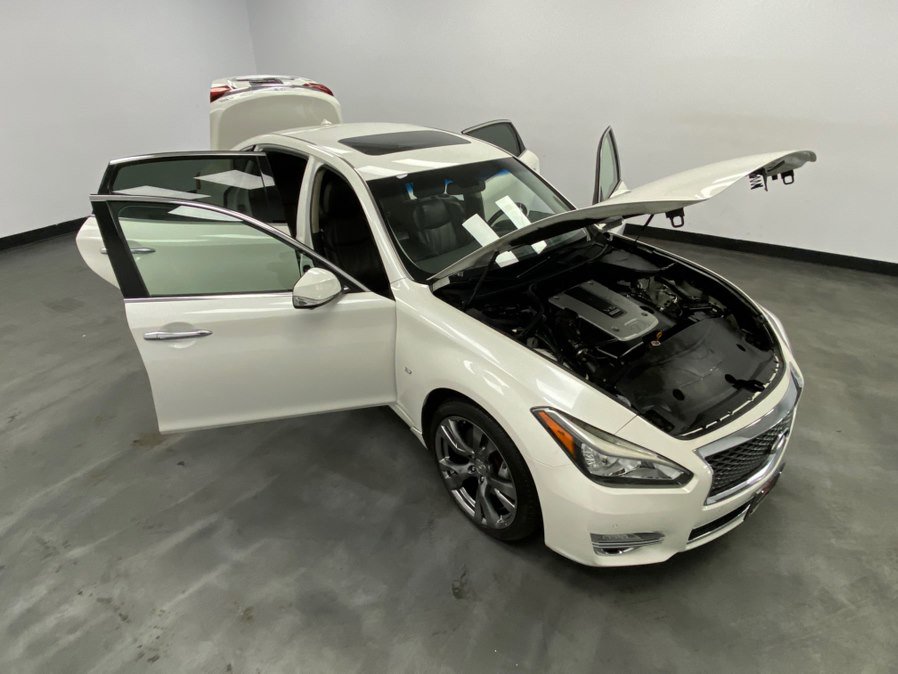Used 2016 INFINITI Q70 L 3.7 w/ Deluxe Touring Package AWD/4WD image 54