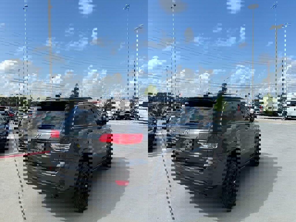 Used 2018 Jeep Grand Cherokee Laredo image 6