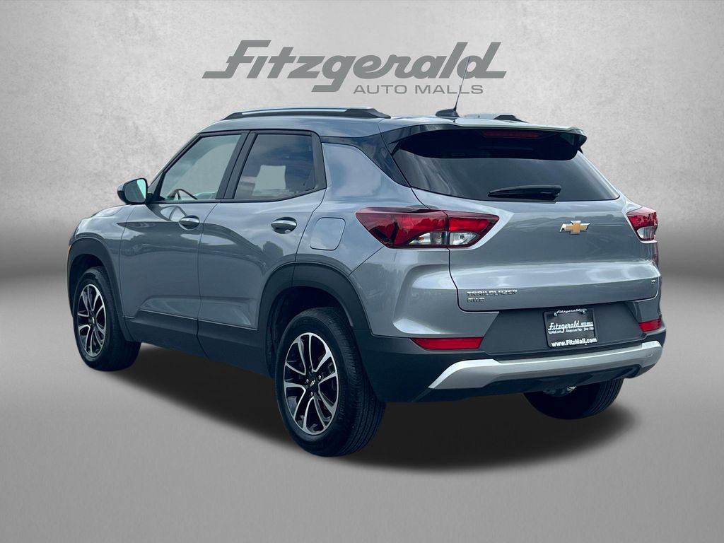 Used 2025 Chevrolet TrailBlazer LT AWD/4WD image 9