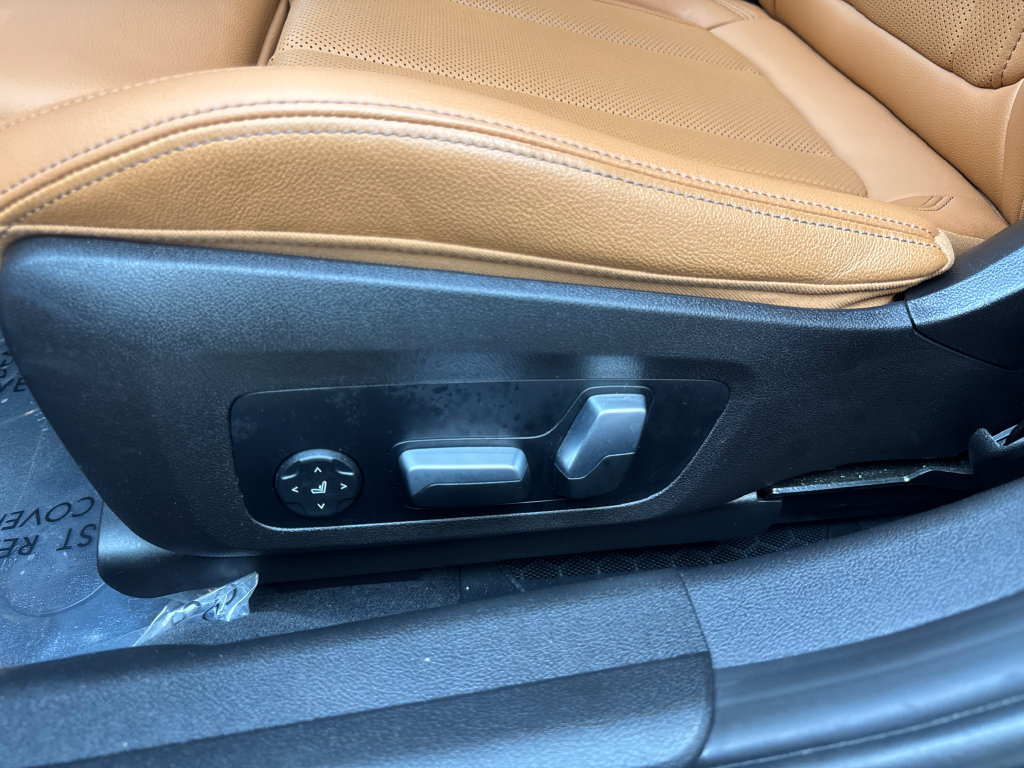 Used 2023 BMW 330e xDrive w/ Premium Package AWD/4WD image 33