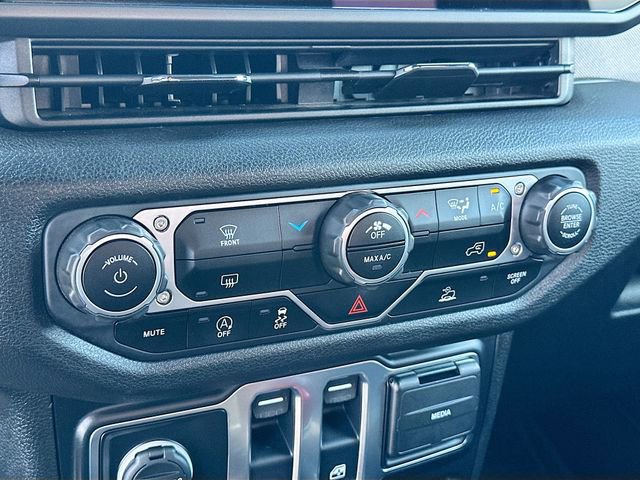 Used 2024 Jeep Wrangler Sport S image 15