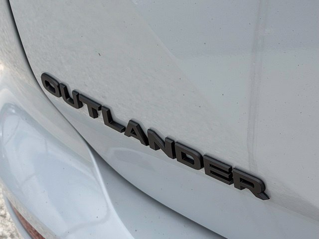 New 2026 Mitsubishi Outlander LE FWD image 14