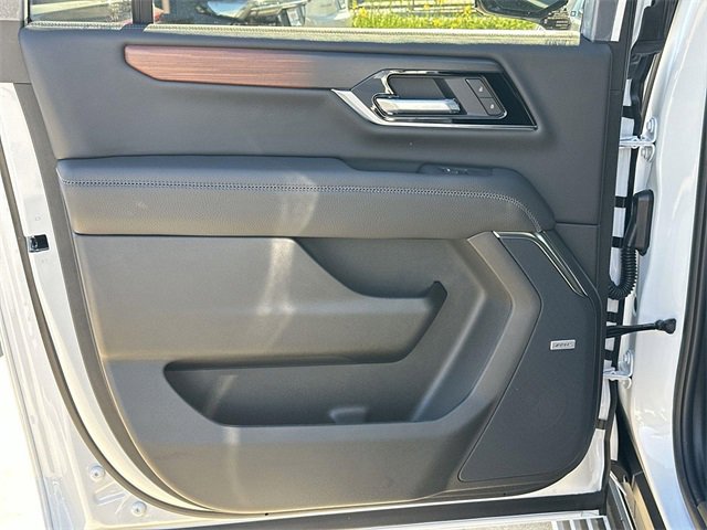 New 2026 GMC Yukon XL Denali w/ Denali Reserve Package image 25