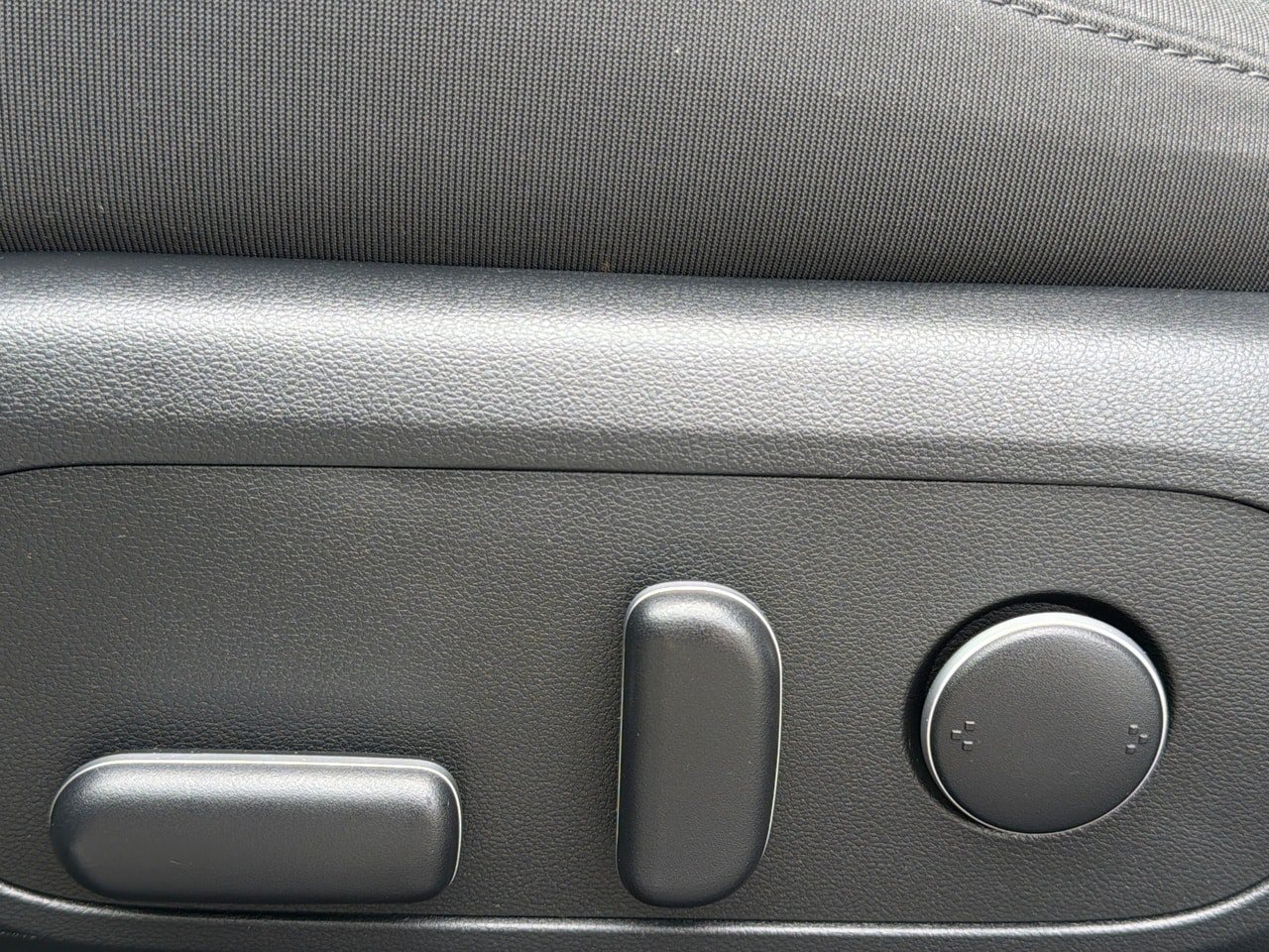 Certified 2025 Hyundai Ioniq 5 SE AWD/4WD image 17