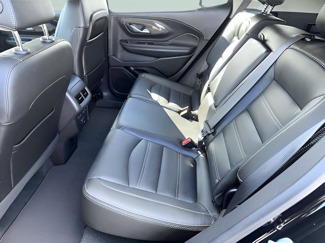 Used 2024 GMC Terrain Denali w/ Black Diamond Edition image 17